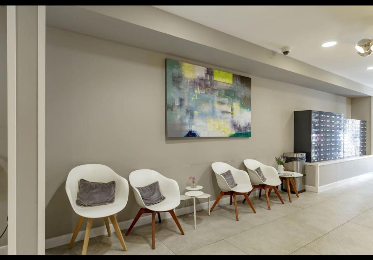 Joivy Affordable Edinburgh - Adults Only Hotell Eksteriør bilde